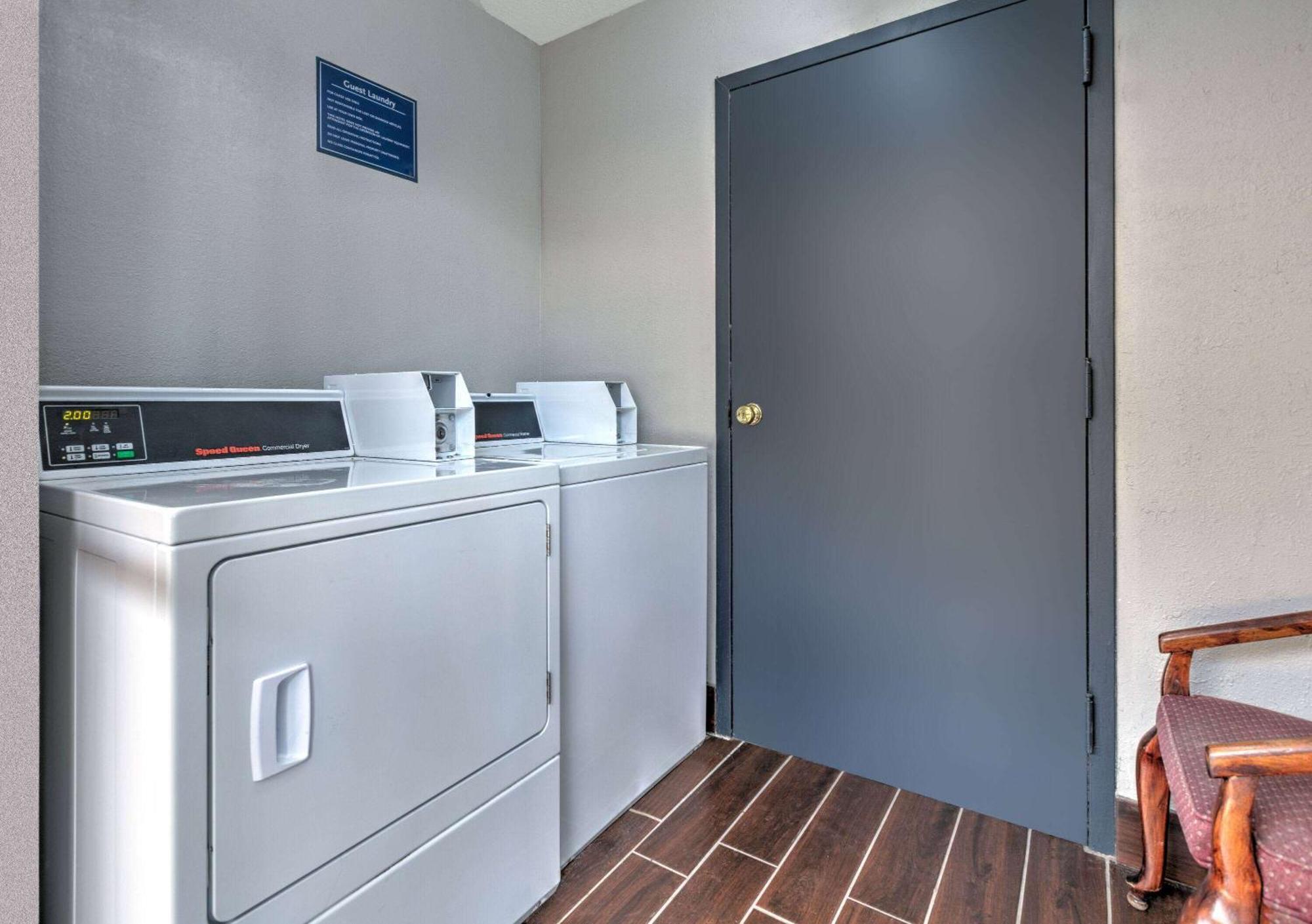 Days Inn Greenville MS Extérieur photo