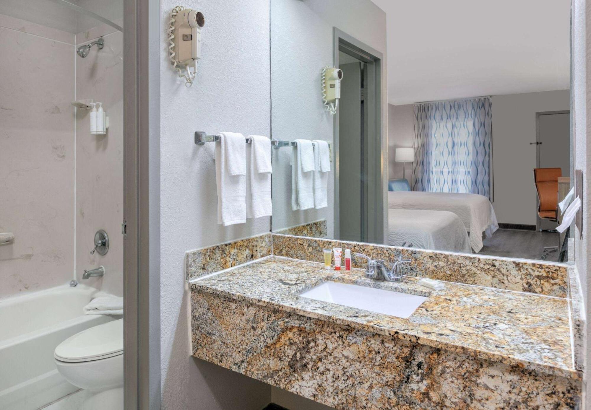 Days Inn Greenville MS Extérieur photo